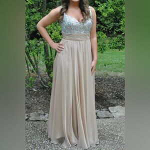 La Femme Prom dress in champagne size 6